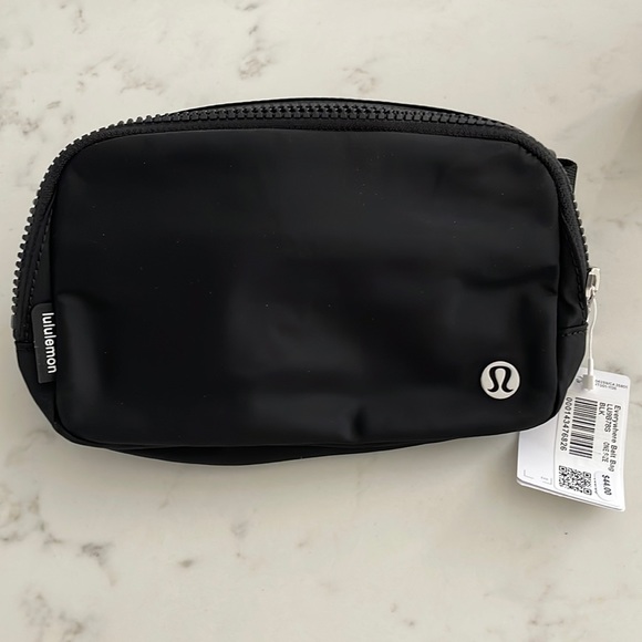 lululemon athletica Handbags - NWT Lululemon Everywhere Belt Bag